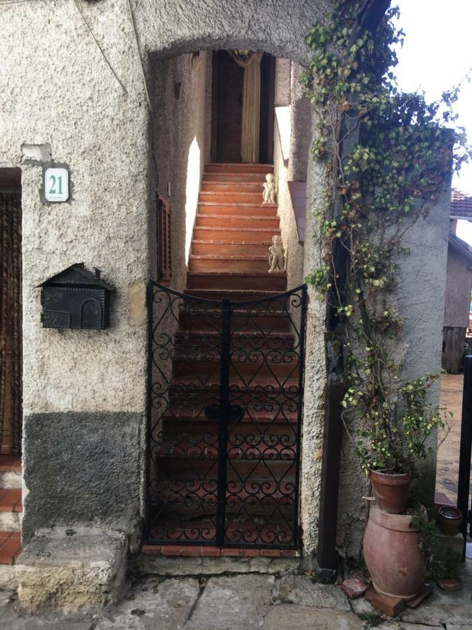 Appartamento Madame Carla Perinaldo Exterior photo