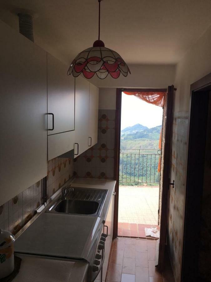 Appartamento Madame Carla Perinaldo Exterior photo